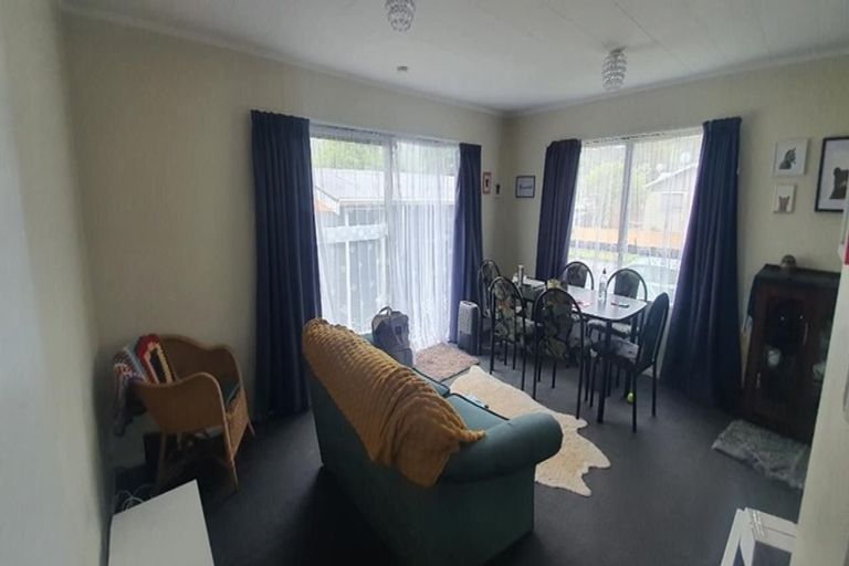 Photo of property in 58a Gemstone Drive, Birchville, Upper Hutt, 5018