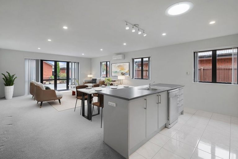 Photo of property in 520 Mairehau Road, Parklands, Christchurch, 8083