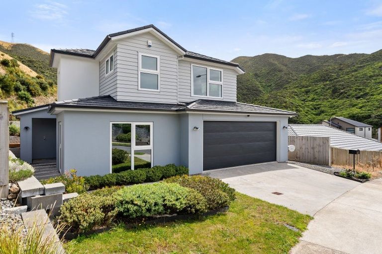 Photo of property in 8 Porokaiwhiri Street, Crofton Downs, Wellington, 6035