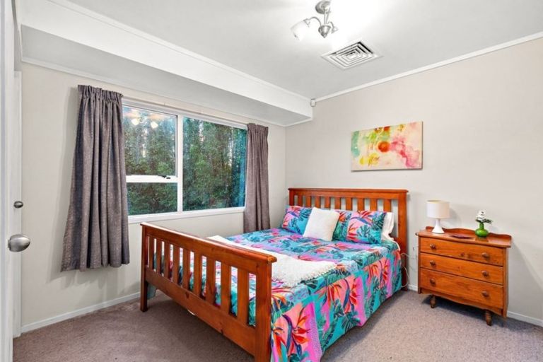 Photo of property in 4 Cedar Heights Avenue, Massey, Auckland, 0614