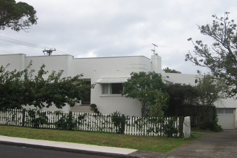 Photo of property in 23 Waterloo Road, Milford, Auckland, 0620