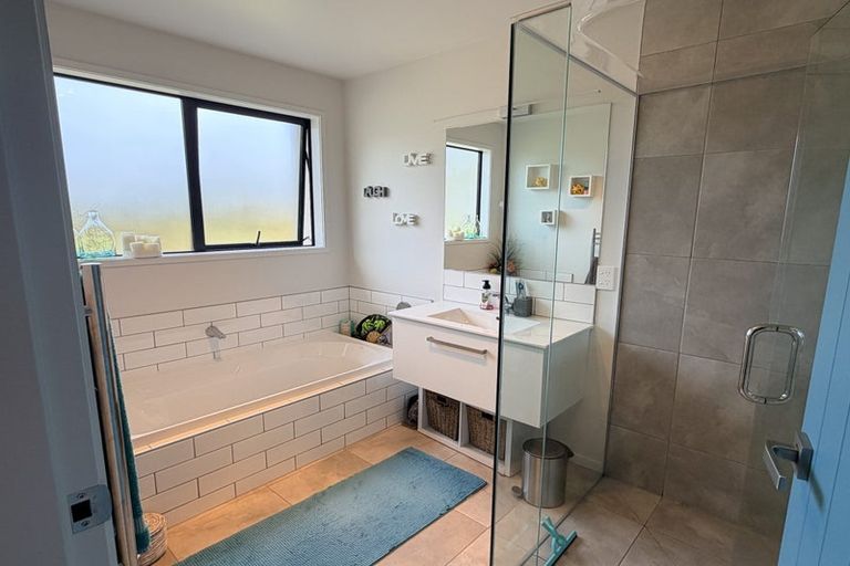 Photo of property in 12 Chadlington Way, Lower Shotover, Queenstown, 9304