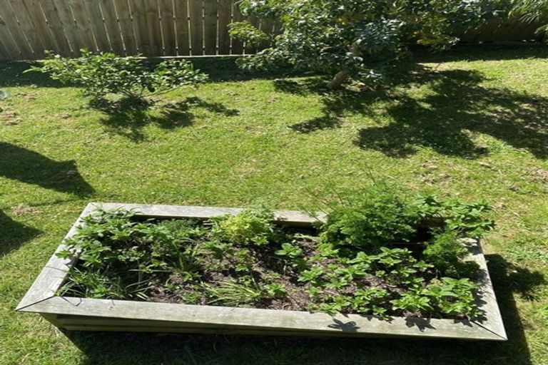 Photo of property in 9a Rangatira Road, Birkdale, Auckland, 0626