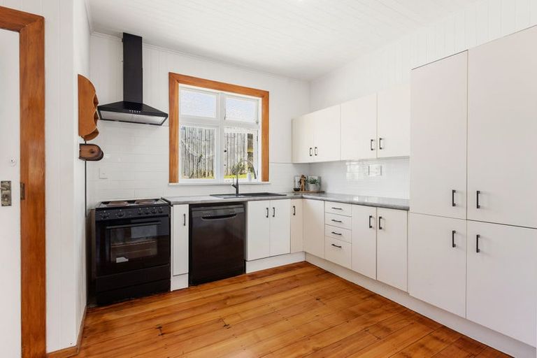Photo of property in 56 Eden Street, Island Bay, Wellington, 6023
