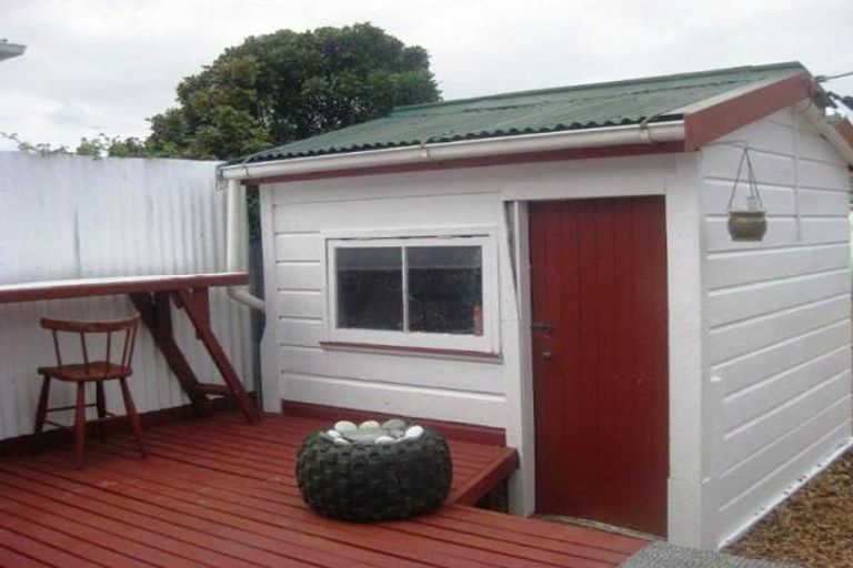 Photo of property in 9 Bridge Street, Tuatapere, 9620