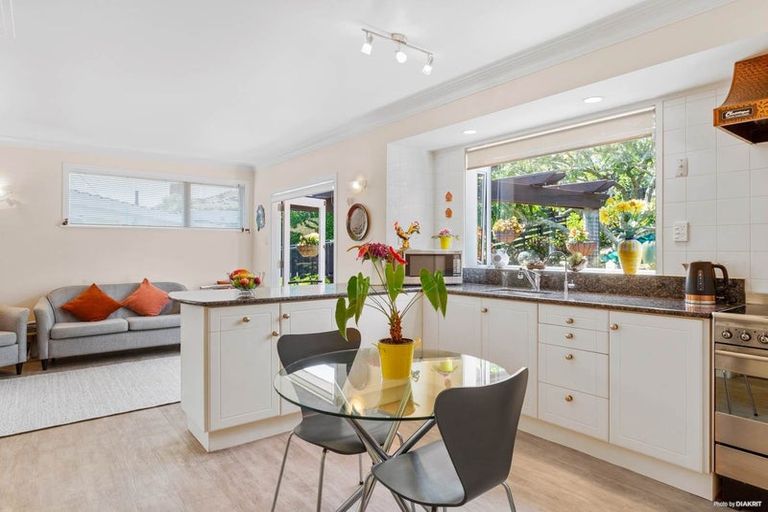 Photo of property in 32 Alton Avenue, Hillcrest, Auckland, 0627