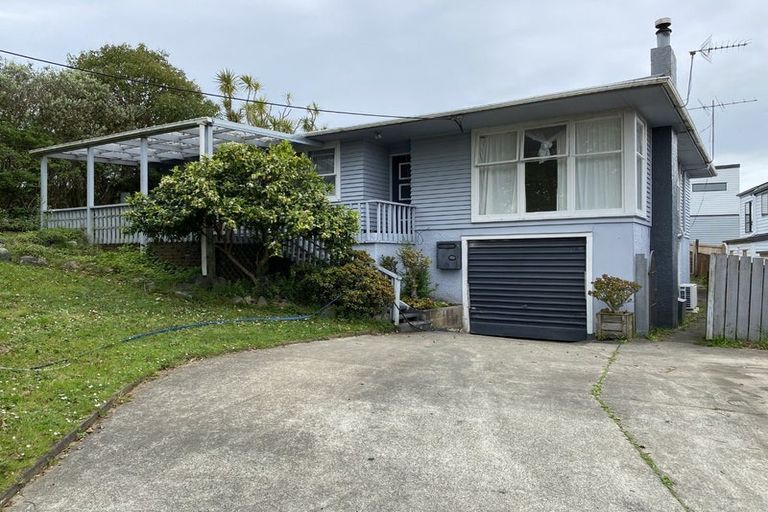 Photo of property in 12 Trinidad Road, Sunnynook, Auckland, 0620