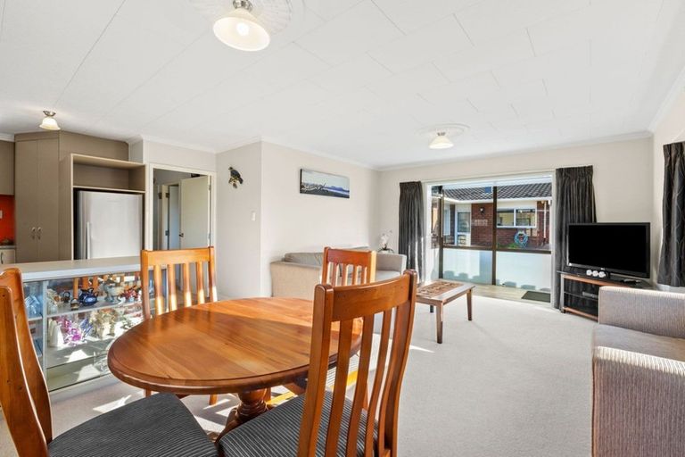 Photo of property in 1/81 Tukapa Street, Westown, New Plymouth, 4310
