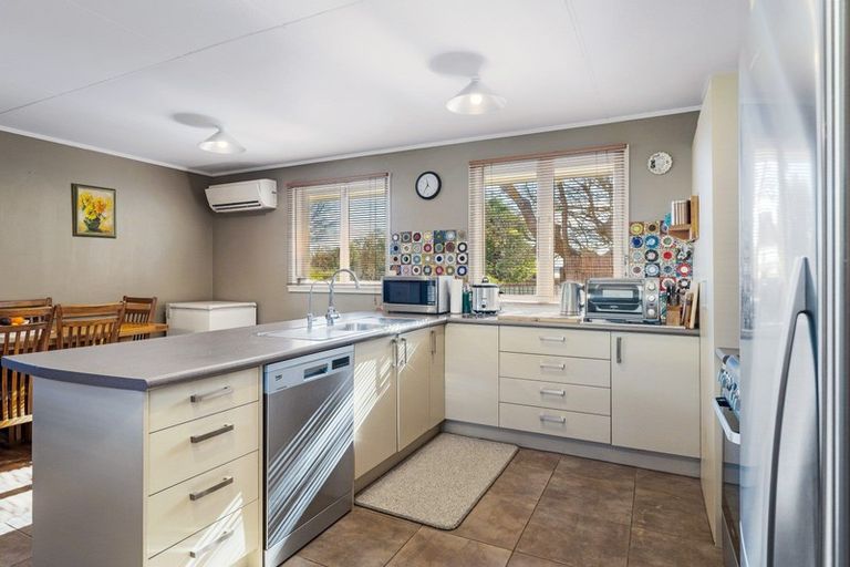 Photo of property in 72 Wharfe Street, South Hill, Oamaru, 9400