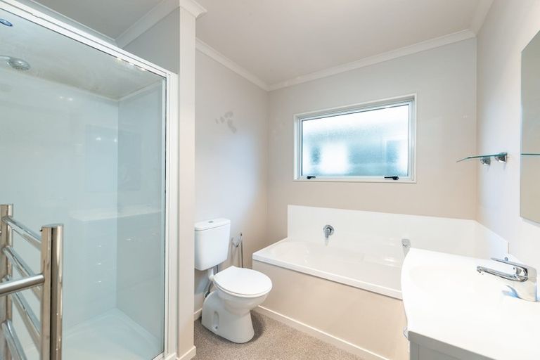 Photo of property in 6c Pokaka Street, Birchville, Upper Hutt, 5018