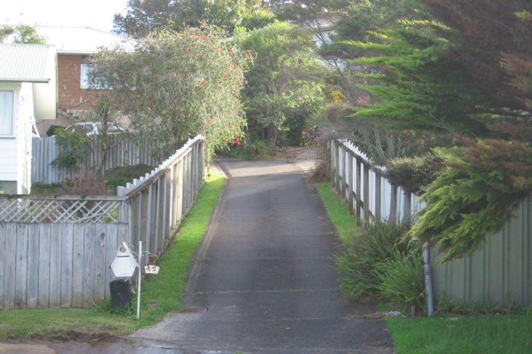 Photo of property in 15 Mile Place, Henderson, Auckland, 0612