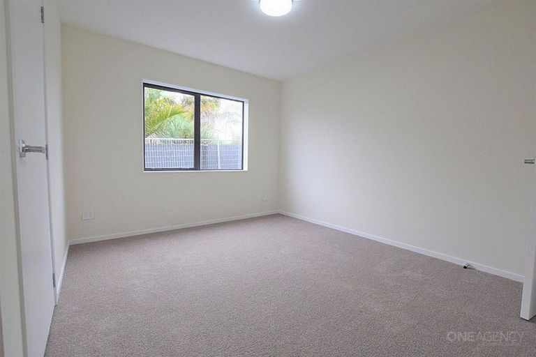 Photo of property in 12 Pleasant Road, Glen Eden, Auckland, 0602