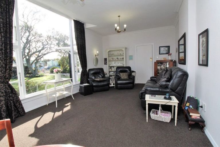 Photo of property in 24 Rewa Street, Takaro, Palmerston North, 4412