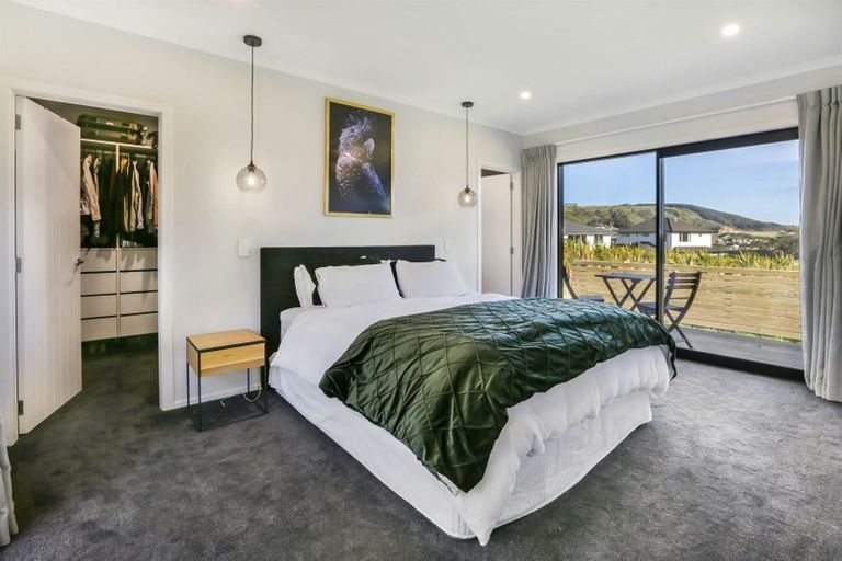 Photo of property in 20 Omaka Place, Aotea, Porirua, 5024