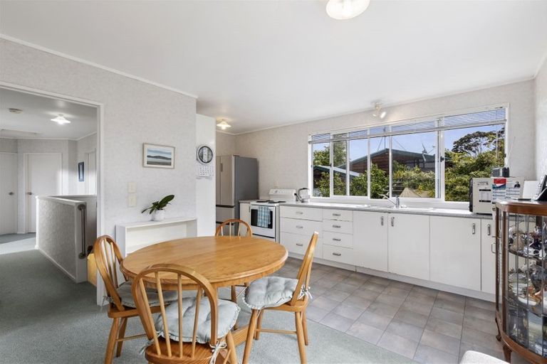 Photo of property in 1/8 Fernlea Rise, Bayview, Auckland, 0629