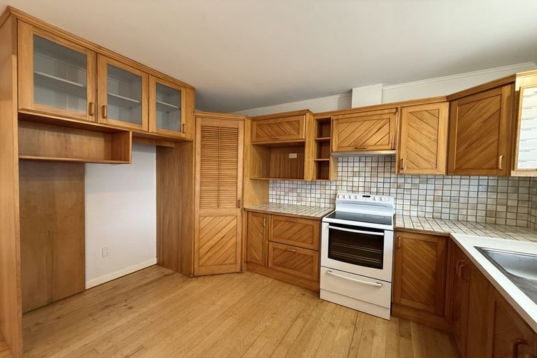 Photo of property in 13 Peter Terrace, Castor Bay, Auckland, 0620