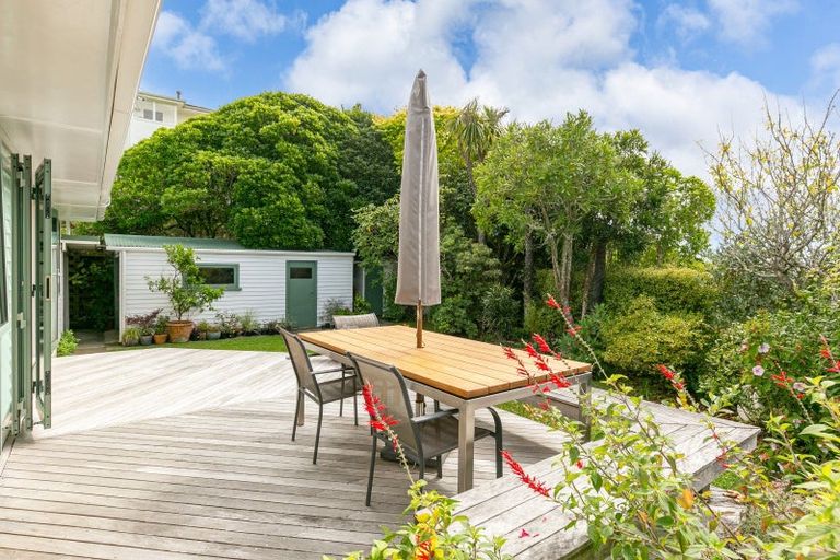 Photo of property in 8 Saint Johns Terrace, Tawa, Wellington, 5028