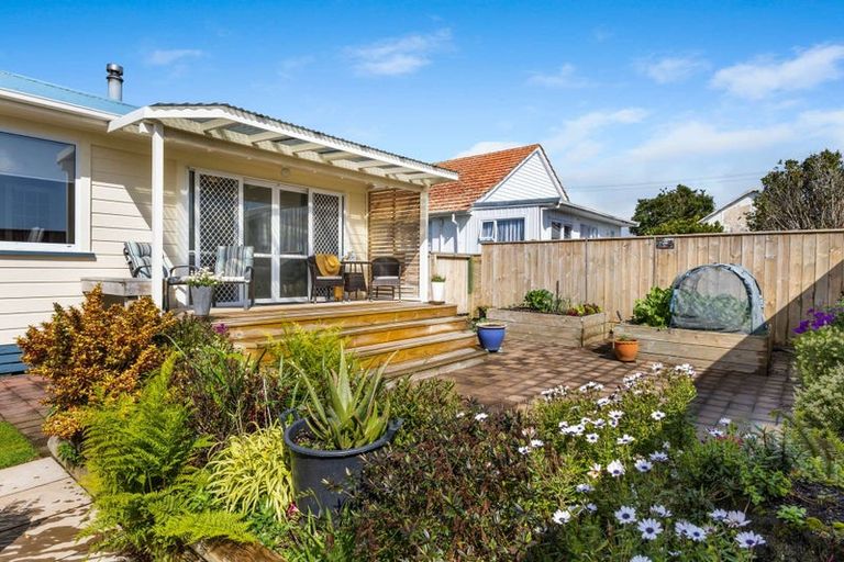Photo of property in 22a Stafford Street, Waitara, 4320