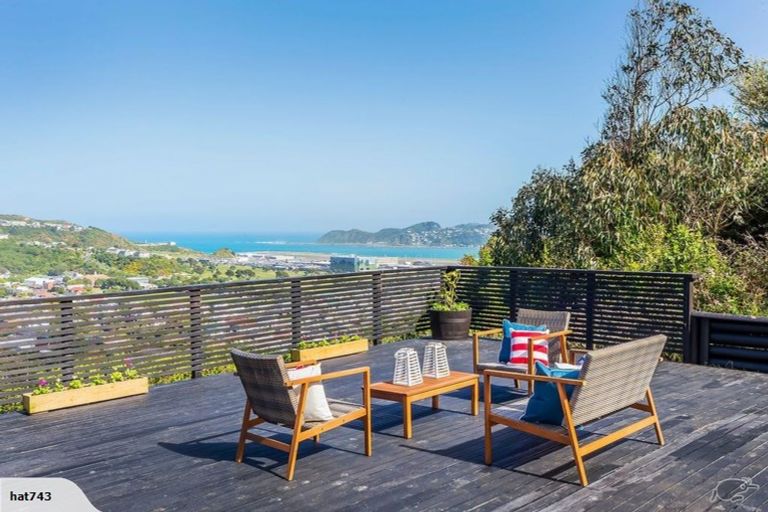 Photo of property in 9 Inverell Way, Seatoun, Wellington, 6022