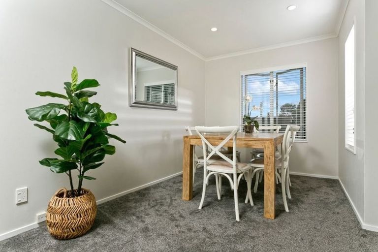 Photo of property in 98 Oaktree Avenue, Browns Bay, Auckland, 0630