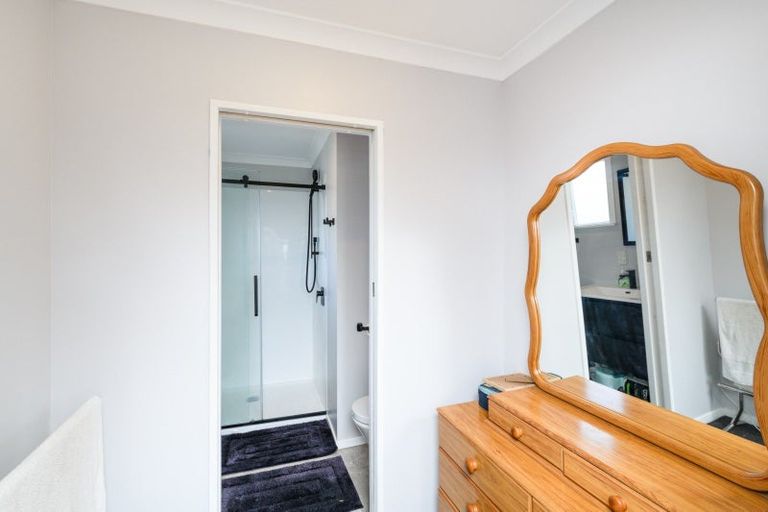 Photo of property in 27 Aspiring Avenue, Milson, Palmerston North, 4414