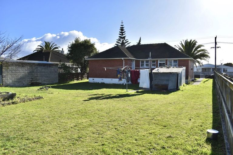 Photo of property in 10 Temuera Street, Otaki, 5512