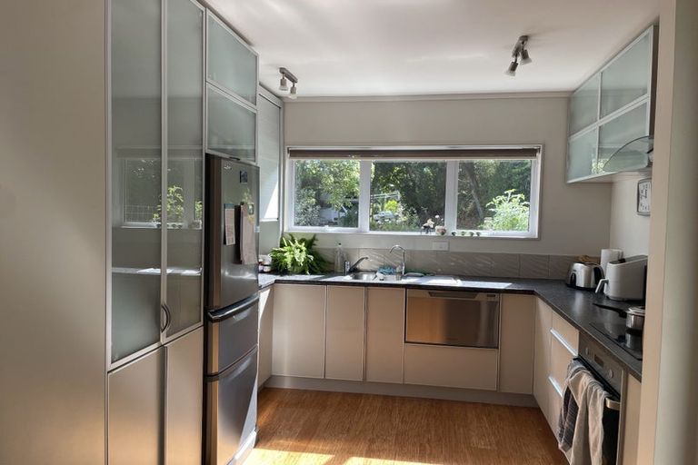 Photo of property in 24 Poplar Road, Stanmore Bay, Whangaparaoa, 0932