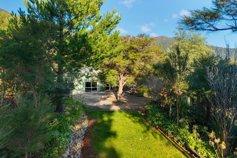 Photo of property in 165 Boons Valley Road, Waikawa, Picton, 7220