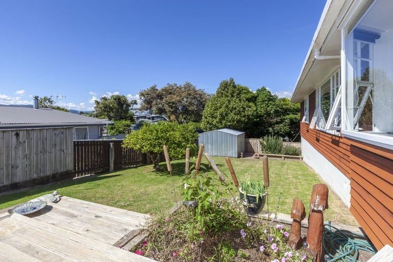 Photo of property in 75 Eatwell Avenue, Paraparaumu Beach, Paraparaumu, 5032