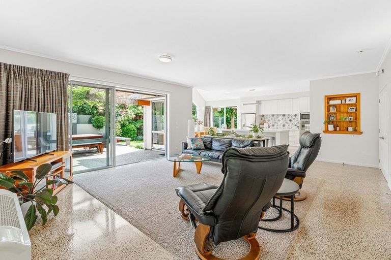 Photo of property in 2 Railway Lane, Outram, 9019