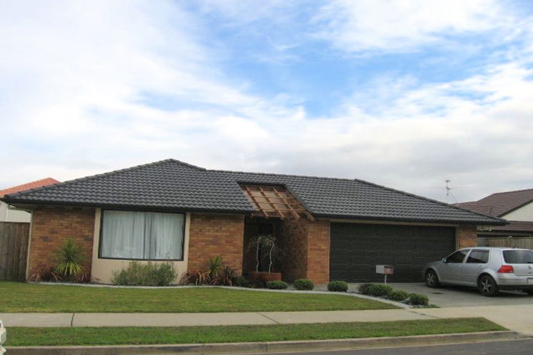 Photo of property in 17 Dalcross Drive, Flat Bush, Auckland, 2016