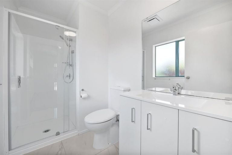 Photo of property in 33 Sandwick Drive, Weymouth, Auckland, 2103