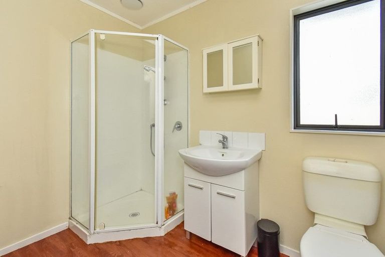 Photo of property in 60 Mckean Avenue, Manurewa, Auckland, 2102