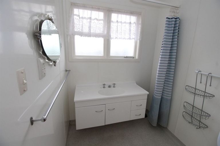 Photo of property in 40 Pohutukawa Drive, Tokoroa, 3420