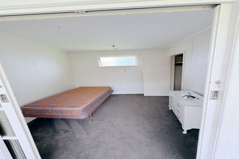 Photo of property in 54 Jaemont Avenue, Te Atatu South, Auckland, 0610