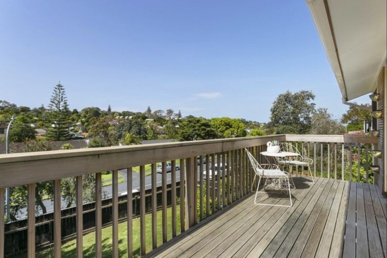 Photo of property in 1/50 Stapleford Crescent, Browns Bay, Auckland, 0630