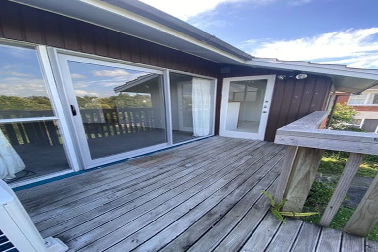 Photo of property in 2/18 Fowler Street, Northcote, Auckland, 0627