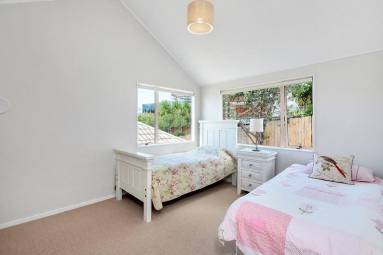 Photo of property in 50 Crestview Place, Browns Bay, Auckland, 0630