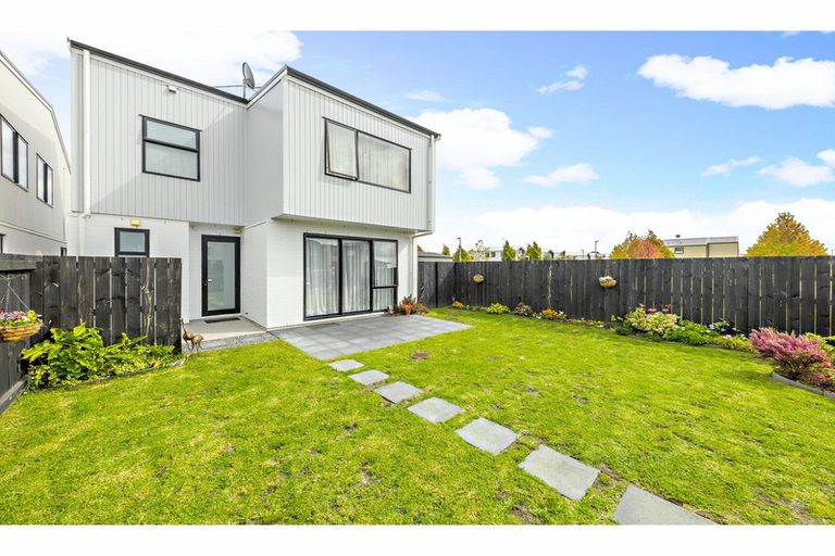 Photo of property in 2 Command Lane, Papakura, 2110