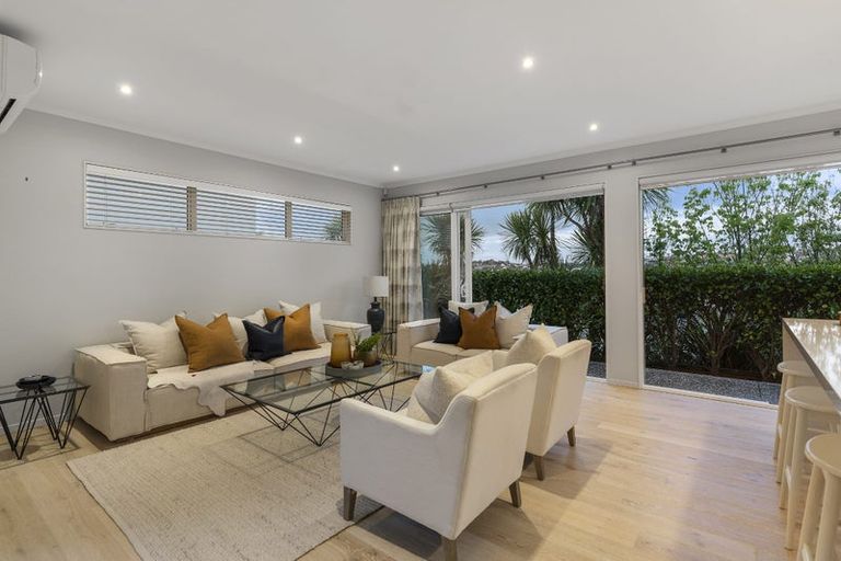 Photo of property in 9 Tuatini Place, Long Bay, Auckland, 0630