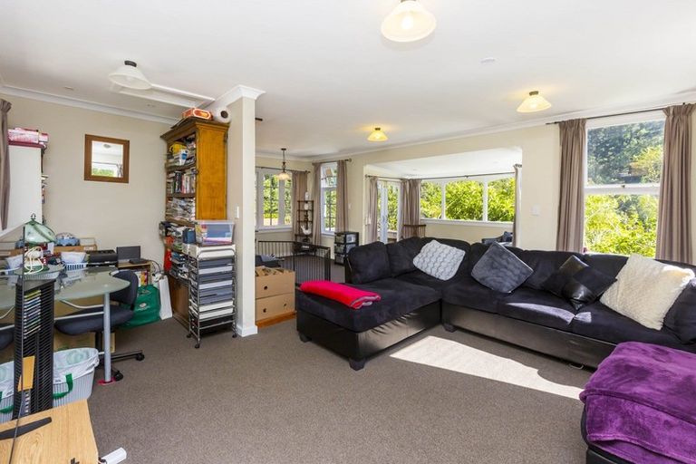 Photo of property in 62 Wyndham Road, Pinehaven, Upper Hutt, 5019