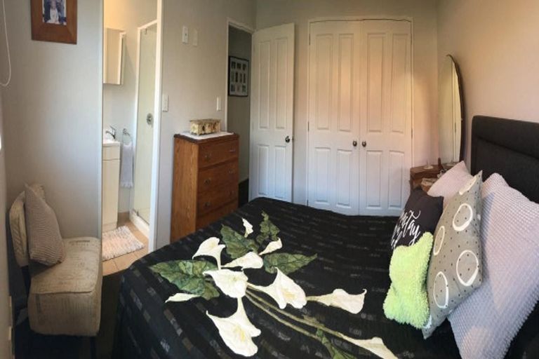 Photo of property in 32 Magnolia Drive, Waiuku, 2123