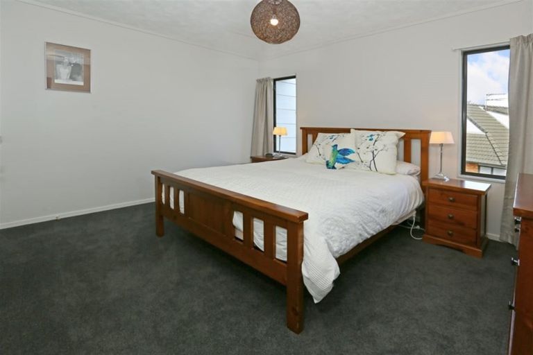 Photo of property in 48 Vintage Drive, Henderson, Auckland, 0612