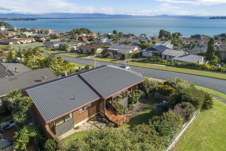 Photo of property in 1 Ruamoana Place, Omokoroa, 3114