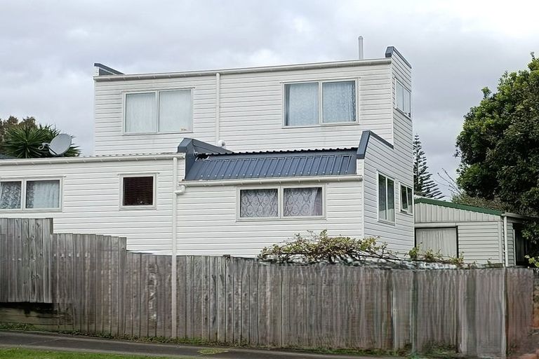 Photo of property in 44a Waverley Avenue, Glenfield, Auckland, 0629