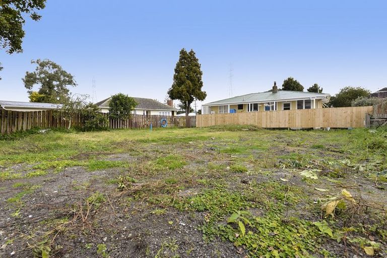 Photo of property in 37a Cobham Crescent, Kelston, Auckland, 0602