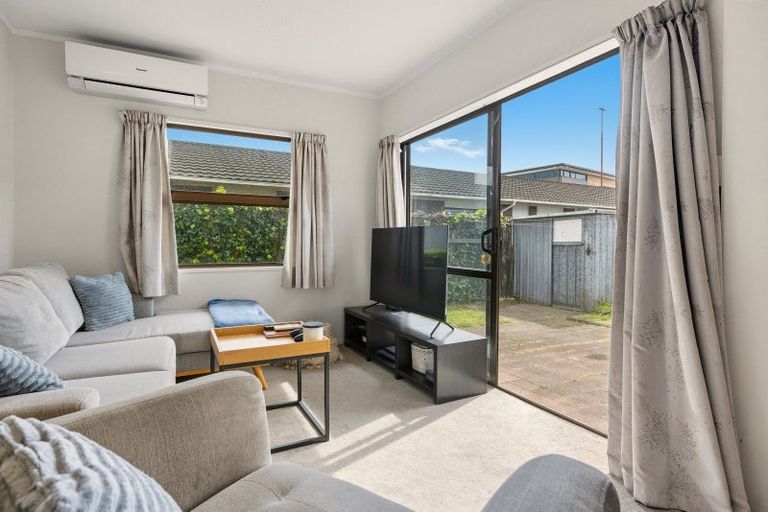 Photo of property in 2/569 Maunganui Road, Mount Maunganui, 3116
