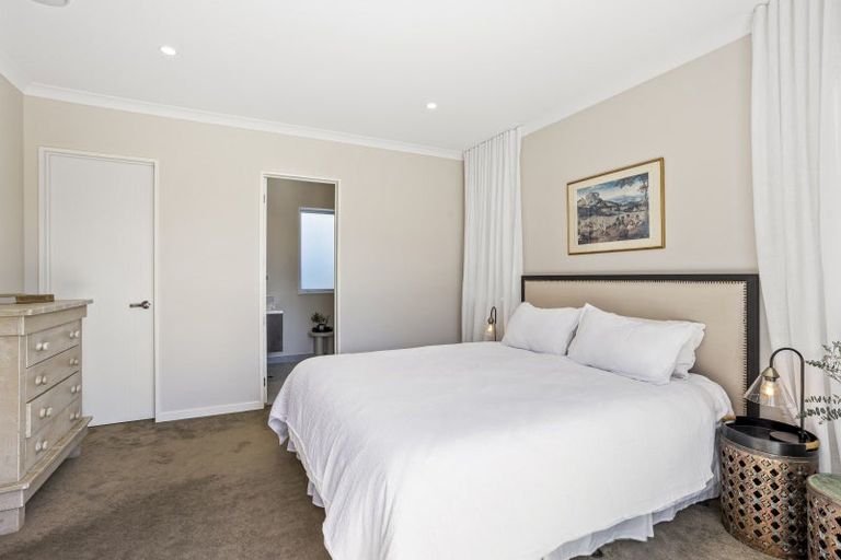 Photo of property in 8 Vinistra Road, Kumeu, 0810