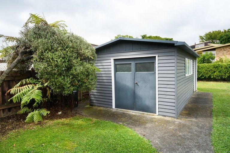 Photo of property in 32 Pahiatua Street, Hokowhitu, Palmerston North, 4410