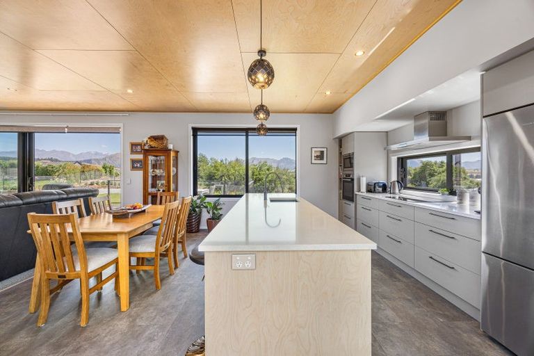 Photo of property in 6 Nokomai Street, Wanaka, 9305